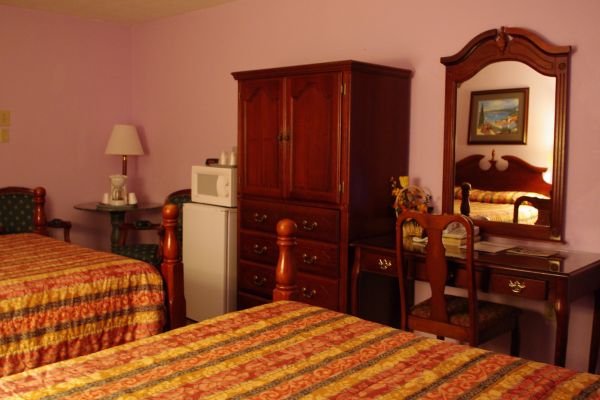 BLUE SPRUCE MOTEL (Lamar)